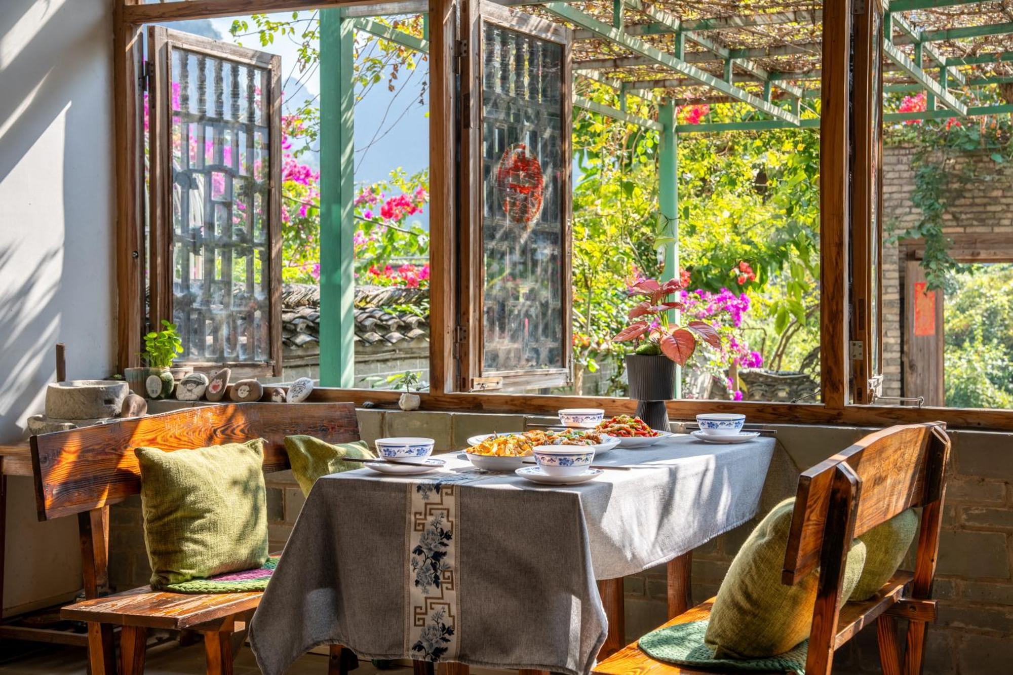 Leisure Courtyard Hotel Yangshuo-Free Shuttle Bus To Yangshuo Station Stay 2 Nights One Way Extérieur photo