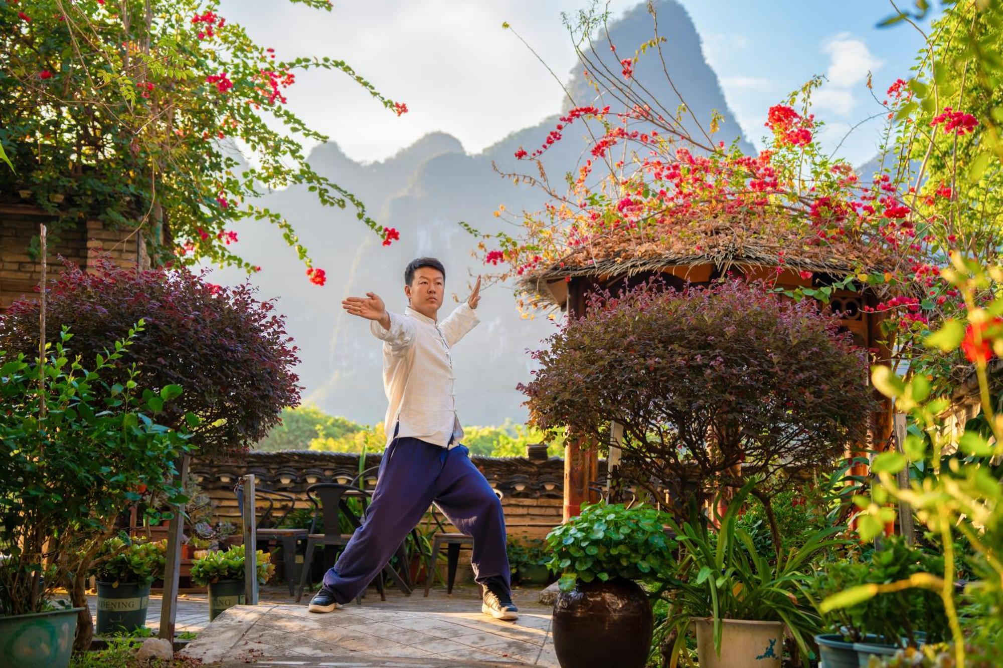 Leisure Courtyard Hotel Yangshuo-Free Shuttle Bus To Yangshuo Station Stay 2 Nights One Way Extérieur photo